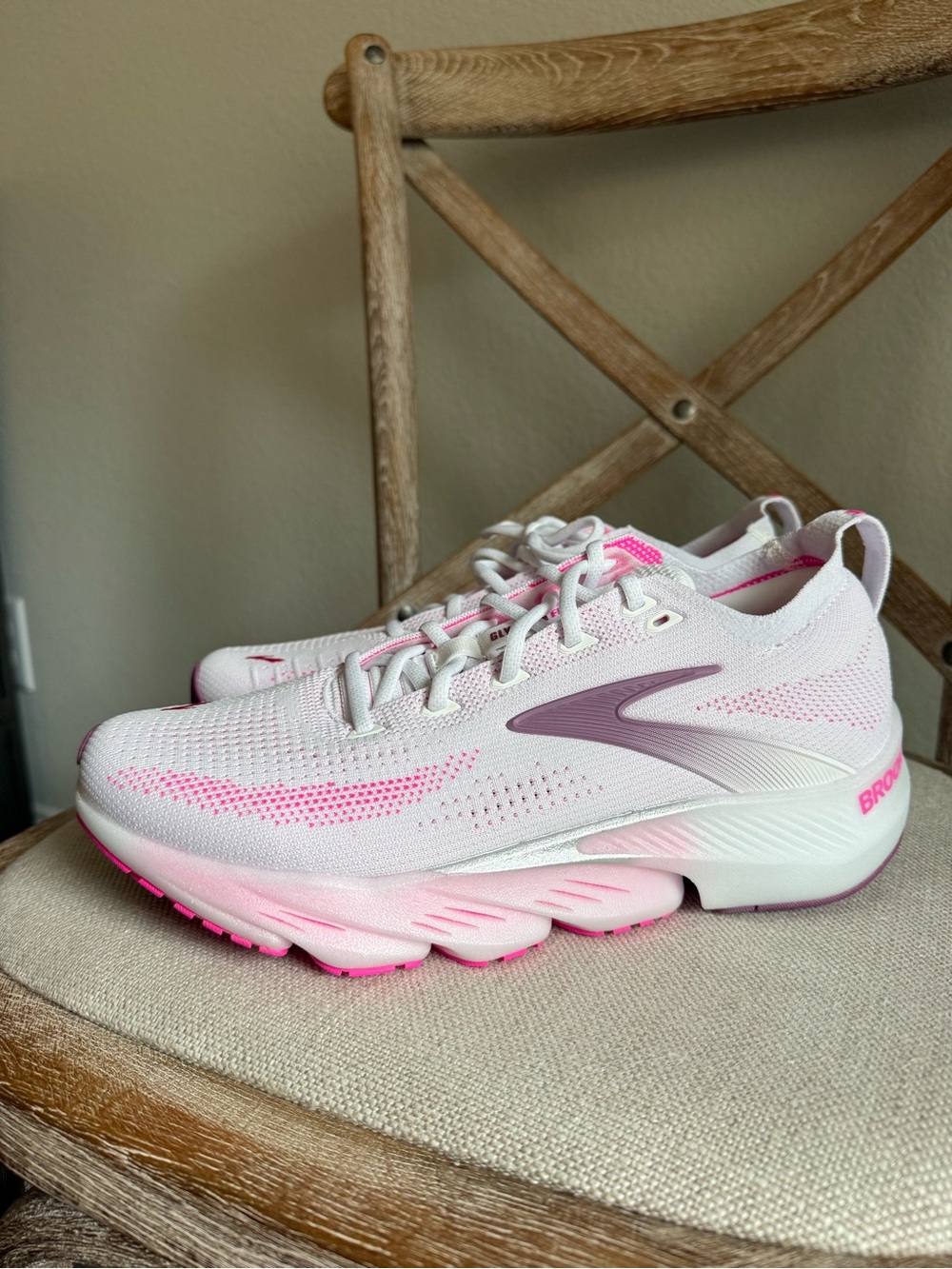 Brooks Glycerin Flex Sneakers Color White / Cyber Pink / Argyle - Picture 2 of 8
